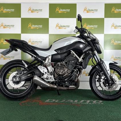 YAMAHA MT-07 